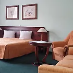 Ester Hotell 4*