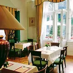 Hotell Ester 4*