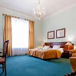 Hotell Ester 4*