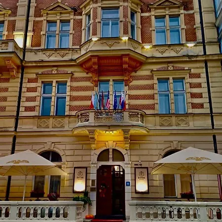 מלון Ester קרלובי וארי