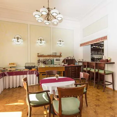 Ester Hotell 4*