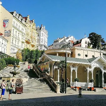 Hotell Ester 4*