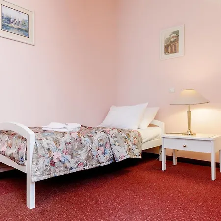 Hotell Ester 4*