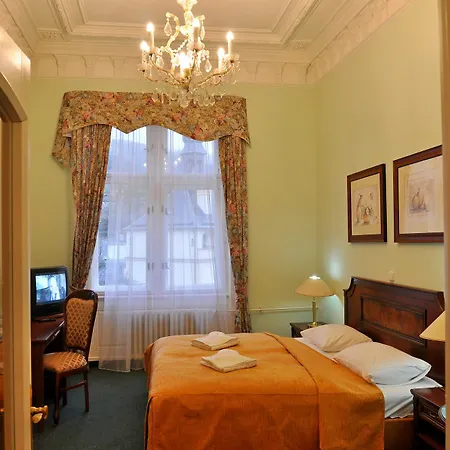 Ester Hotel