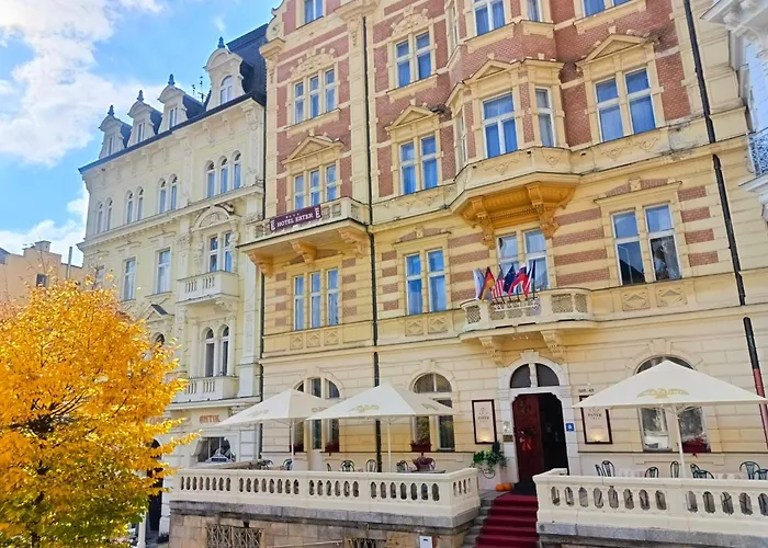 Отель Ester