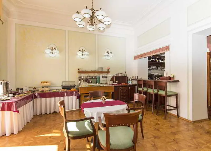 Ester Hotel 4*
