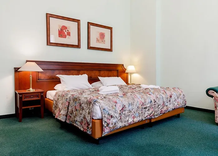 Otel Ester 4*